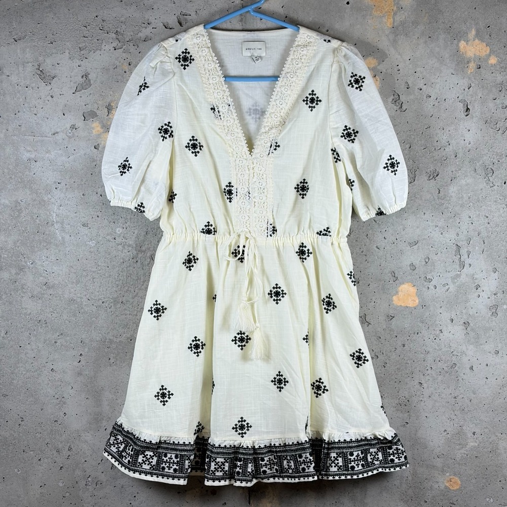 Adelyn Rae Mini Dress Womens Medium Beige Black V Neck Embroidered Bohemian